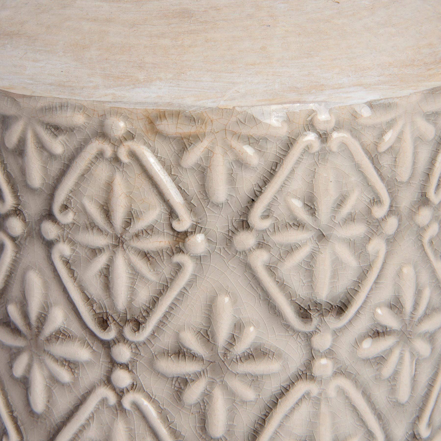 Medium Nero Vase — detail close-up white plastic