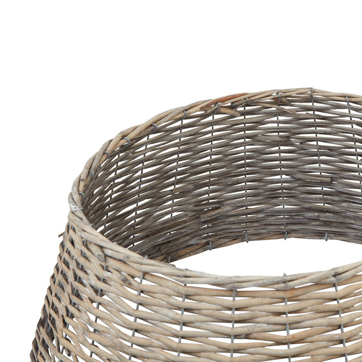 Wicker Tree Skirt, alternative angle