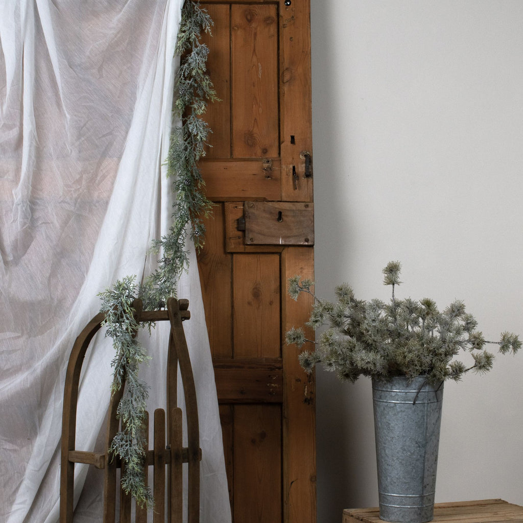 Artificial Frosted Pine Garland with Pinecones, detail close-up