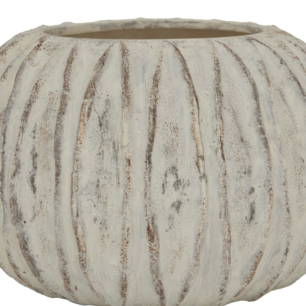 Lorenzo Rotund Fin Vase — detail close-up white ceramic