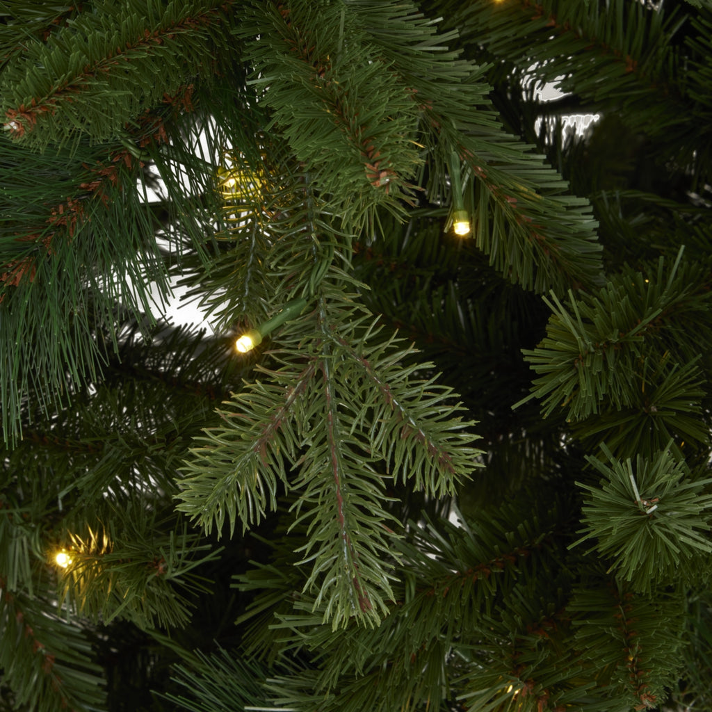 Artificial Green Forest Fir Pre-Lit 400L LED Christmas Tree, detail close-up