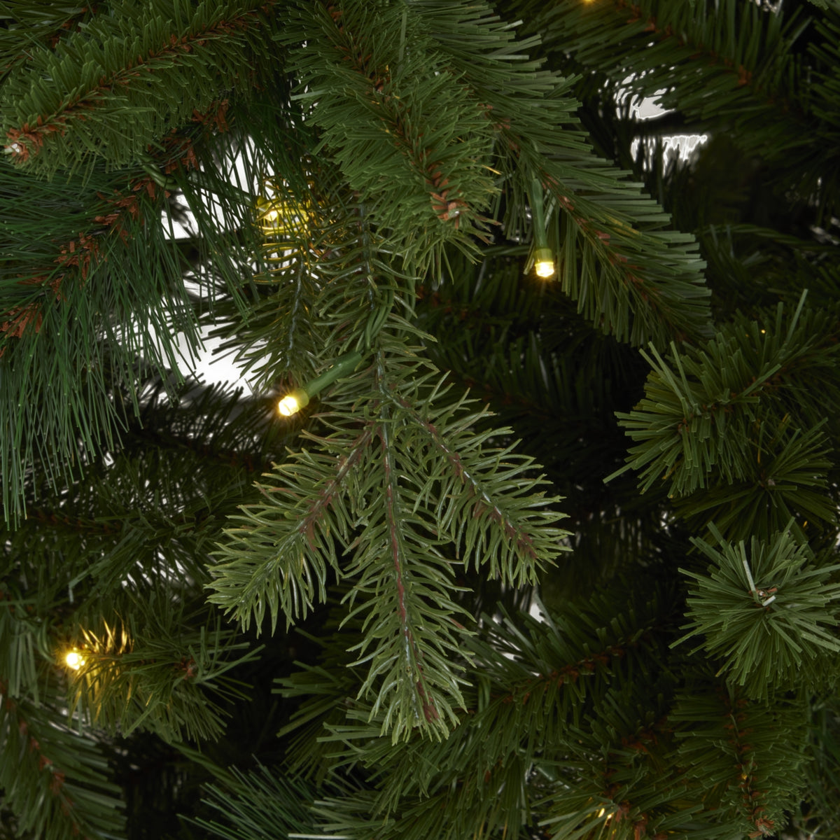 Artificial Green Forest Fir Pre-Lit 400L LED Christmas Tree, detail close-up