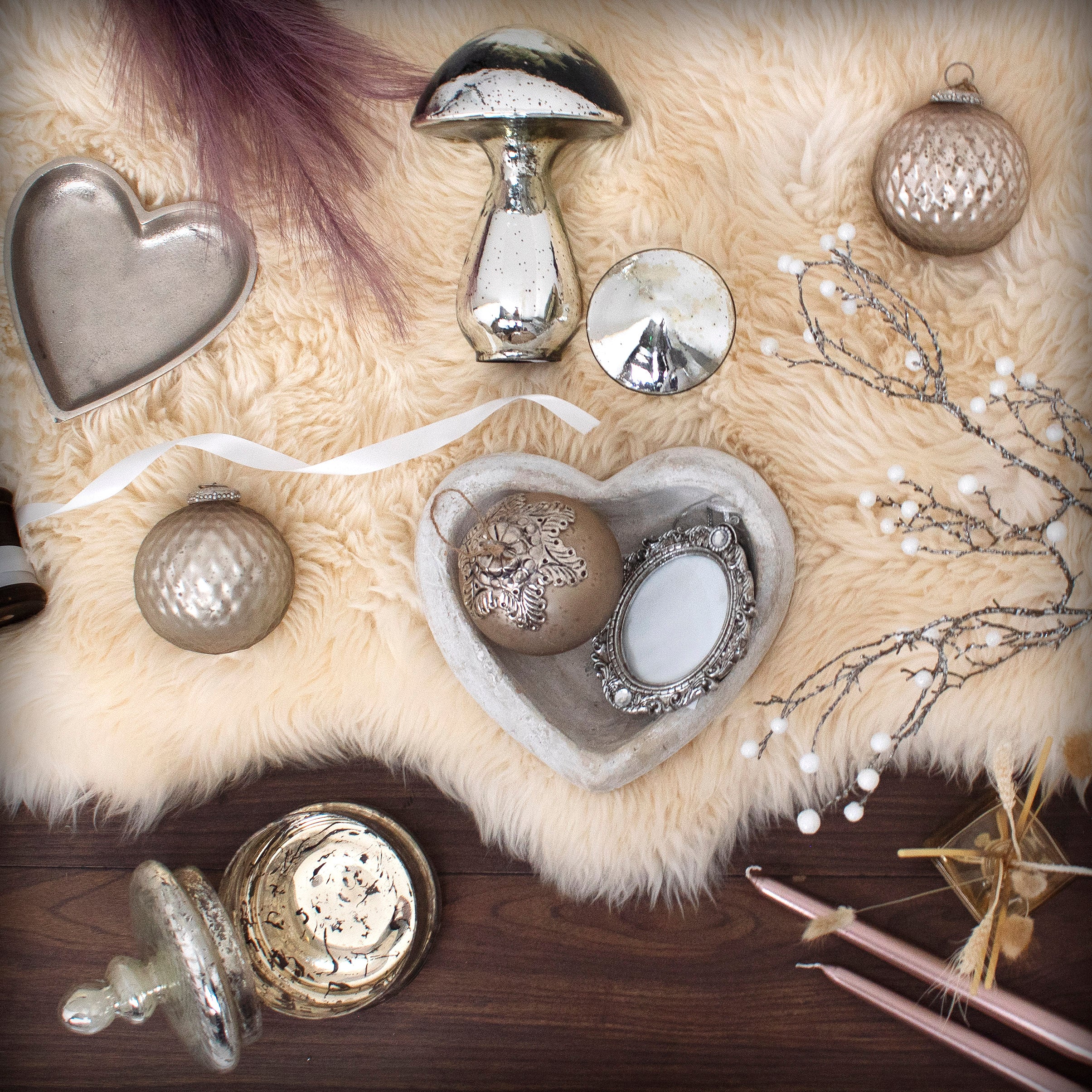 Deep Stone Heart Dish — detail close-up cream stone